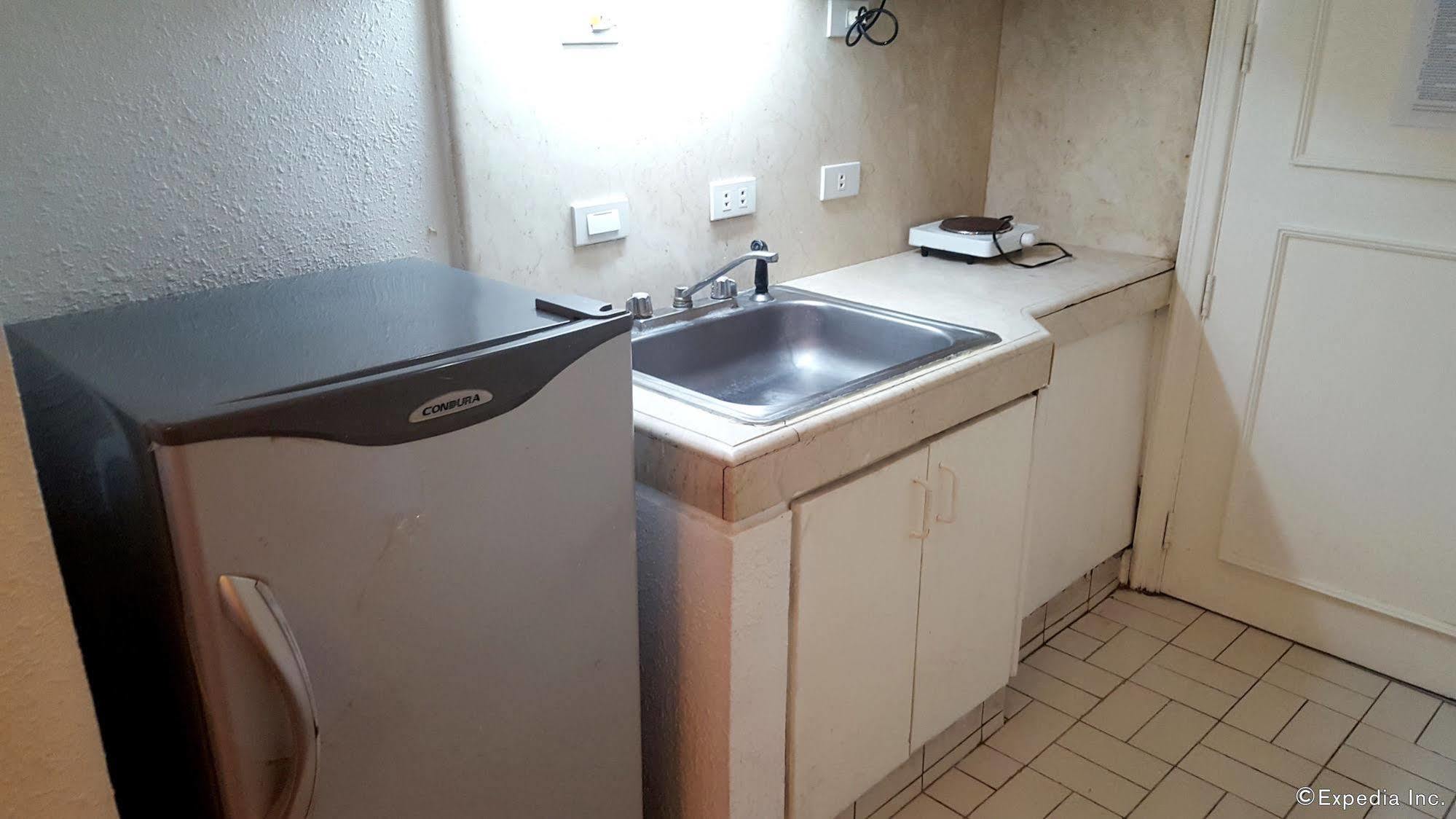 Mpt Suites Makati City Eksteriør bilde
